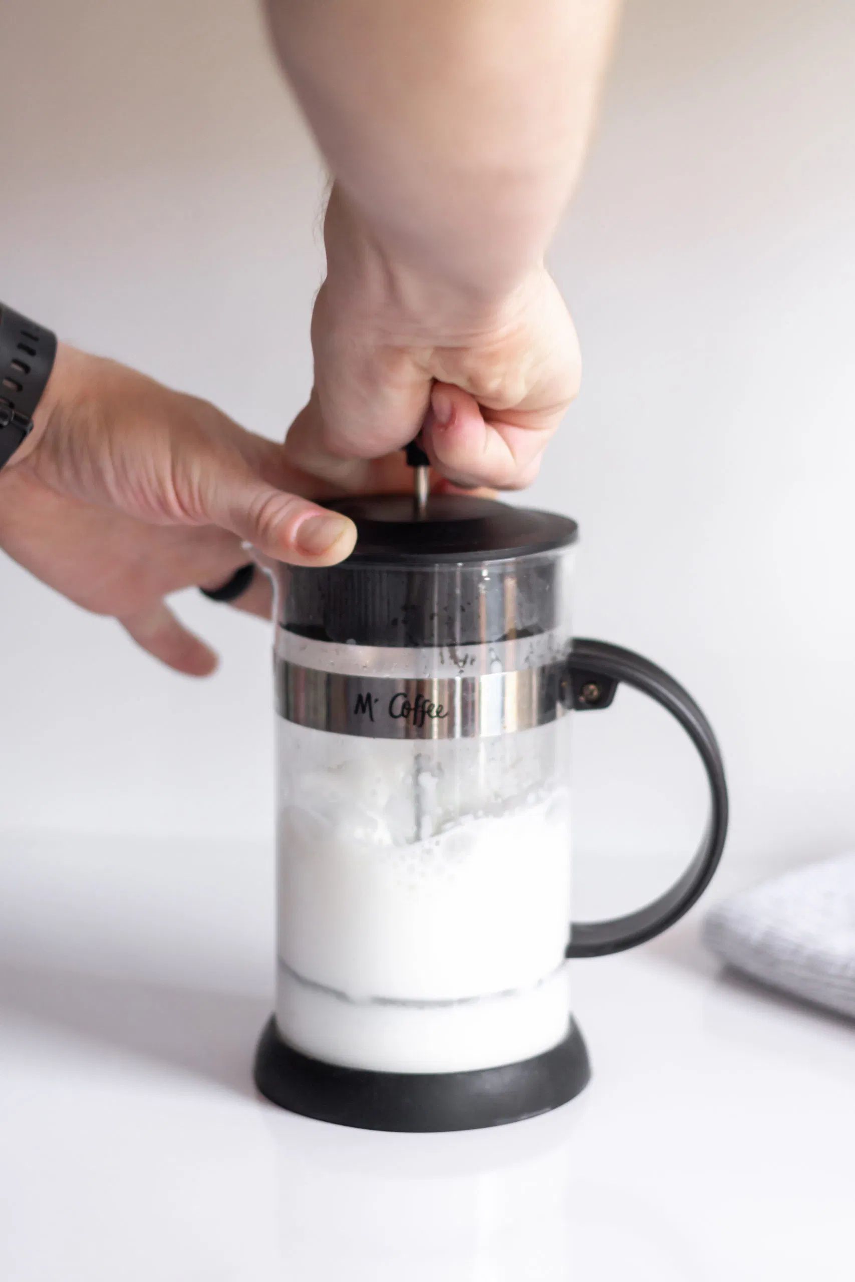 french press milk frothing