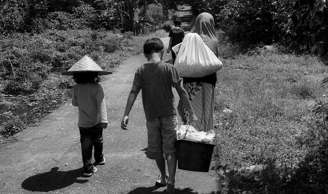 coffee picker family
